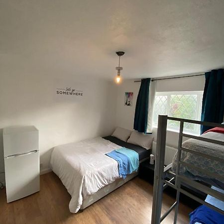 Private Room In Londres Extérieur photo